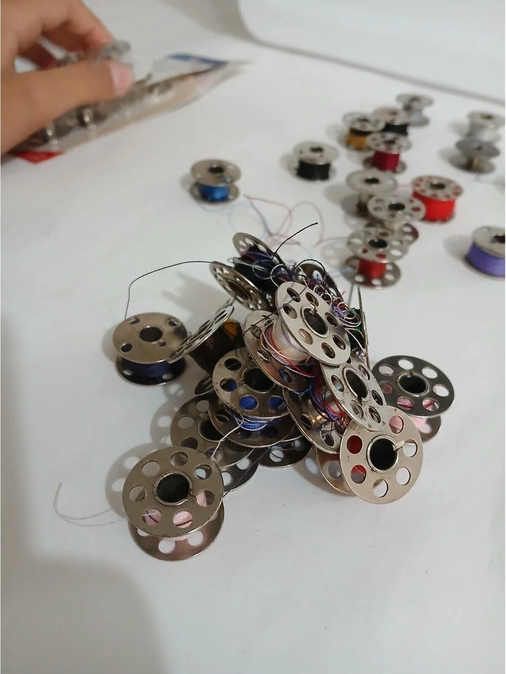 Lot of  Vintage Metal Sewing Machine Bobbins With Yarn Different Colors